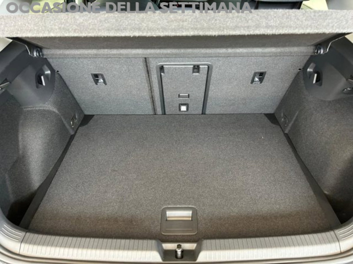 Volkswagen Golf Variant 1.0 eTSI EVO DSG Life (20)