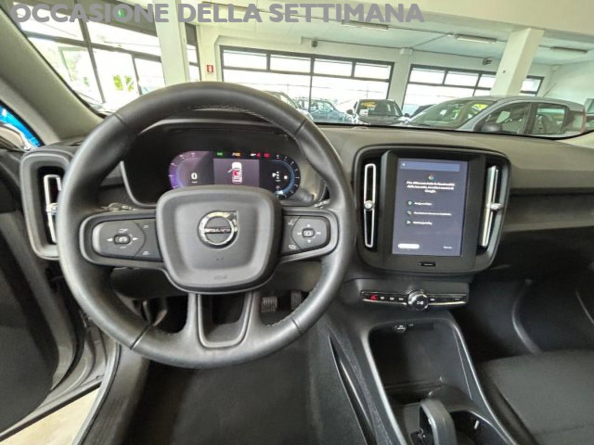 Volvo XC40 B3 automatico Core (18)