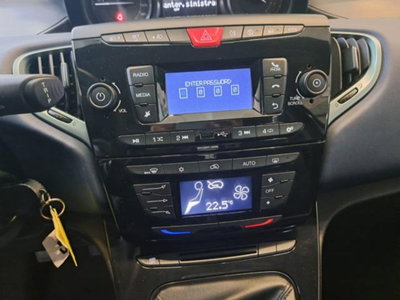 Lancia Ypsilon 1.0 FireFly 5 porte S&S Hybrid Gold Plus (18)