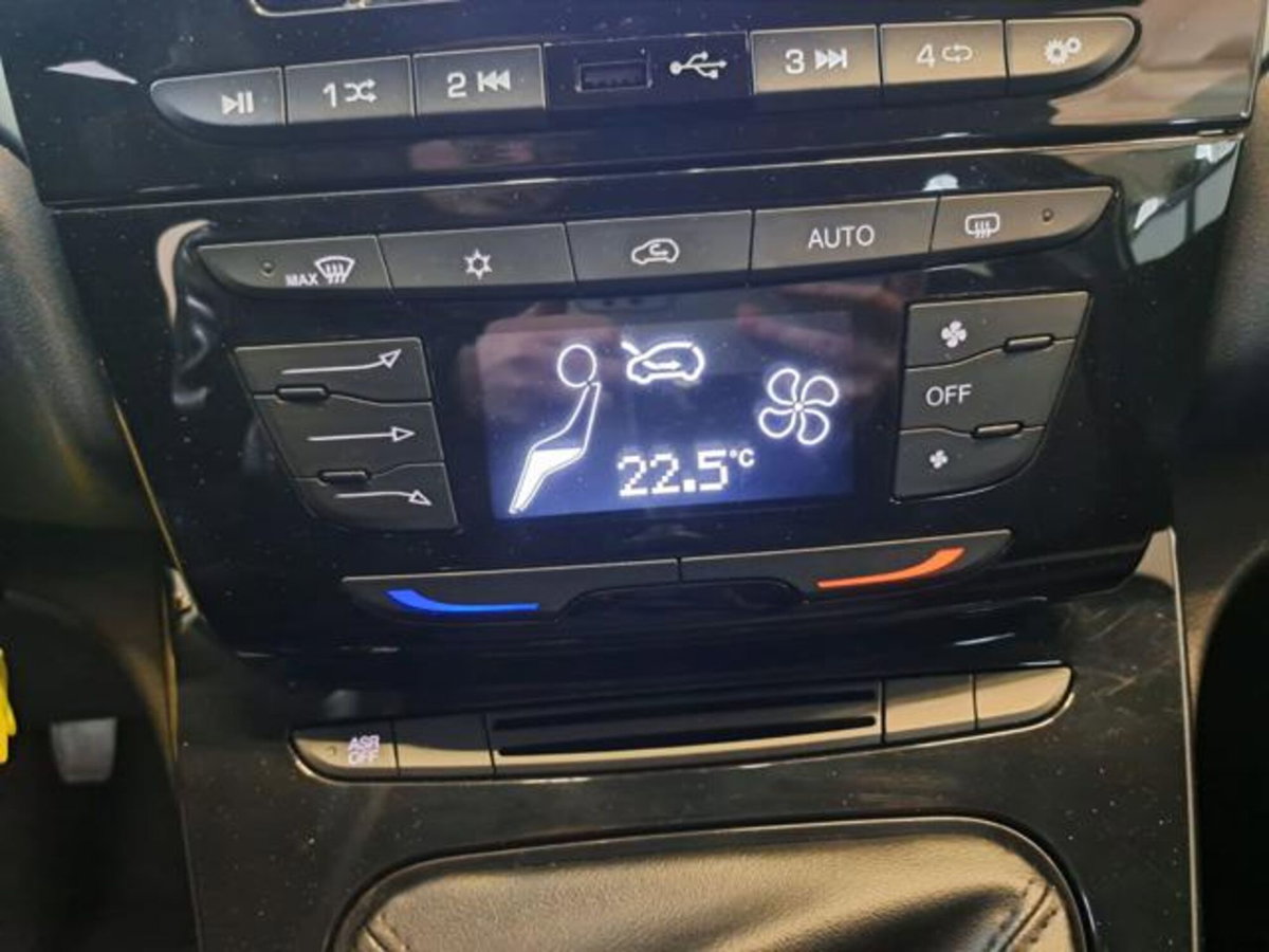 Lancia Ypsilon 1.0 FireFly 5 porte S&S Hybrid Gold Plus (19)