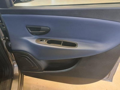 Lancia Ypsilon 1.0 FireFly 5 porte S&S Hybrid Gold Plus (4)