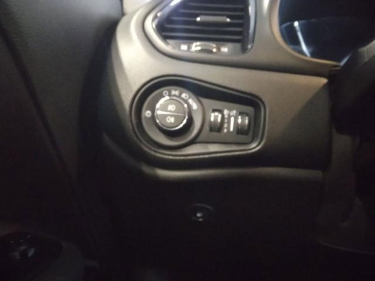 Jeep Renegade 1.6 Mjt 130 CV S (12)