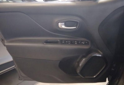 Jeep Renegade 1.6 Mjt 130 CV S (6)