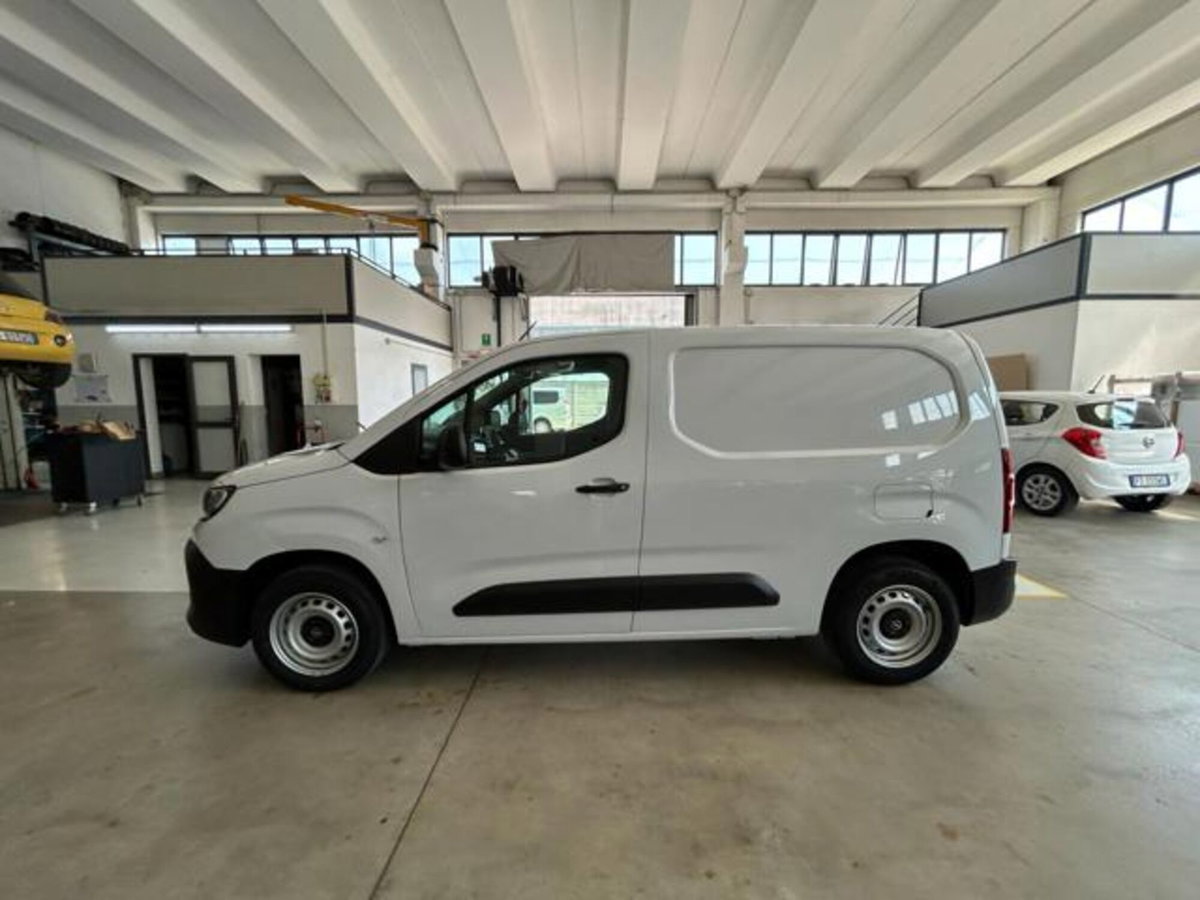 Opel Combo Furgone Cargo 1.5 Diesel 100CV S&S PC 1000kg Edition (8)