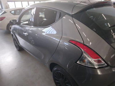 Lancia Ypsilon 1.0 FireFly 5 porte S&S Hybrid Ecochic Silver (5)