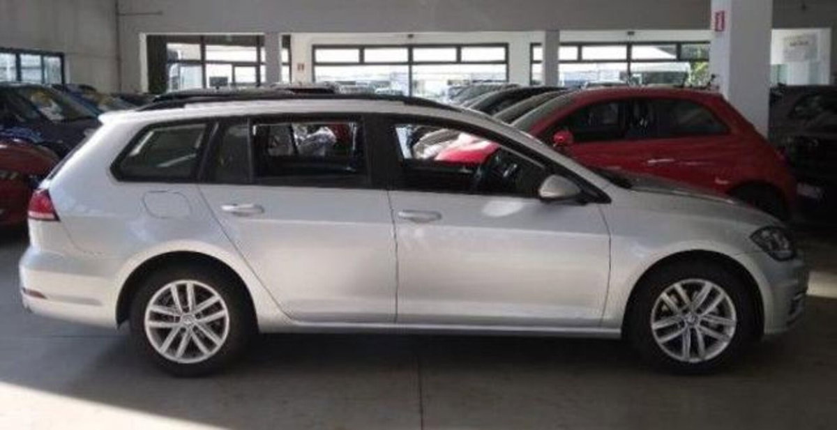 Volkswagen Golf Variant 2.0 TDI DSG Business BlueMotion Technology (2)