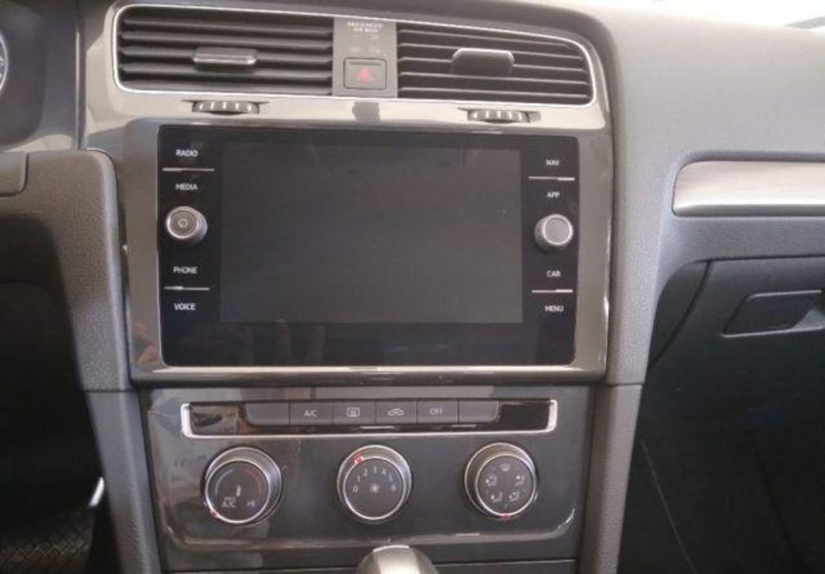 Volkswagen Golf Variant 2.0 TDI DSG Business BlueMotion Technology (20)