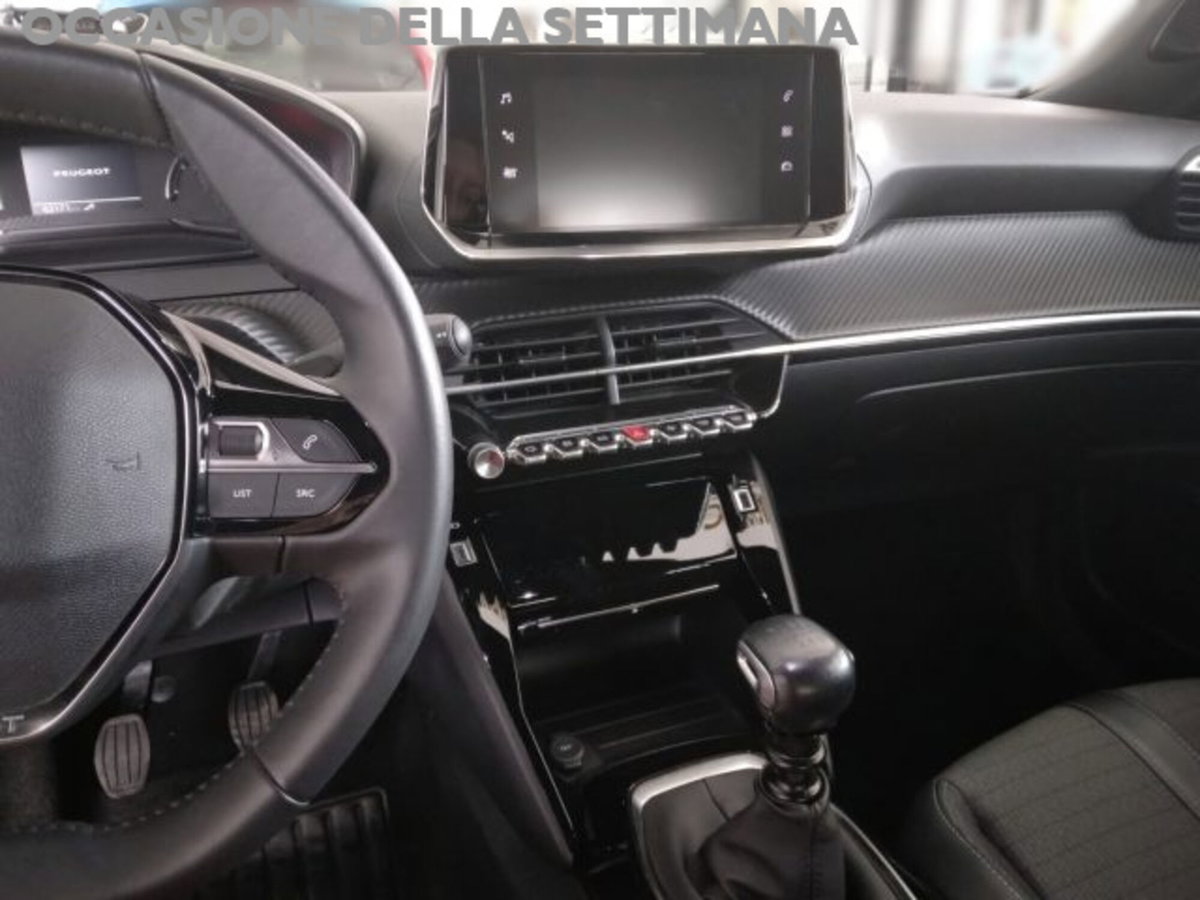 Peugeot 2008 PureTech 130 S&S Allure (11)