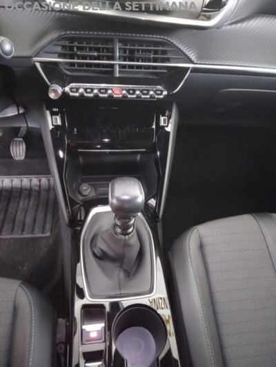 Peugeot 2008 PureTech 130 S&S Allure (17)
