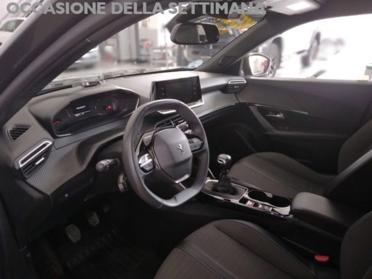 Peugeot 2008 PureTech 130 S&S Allure (19)