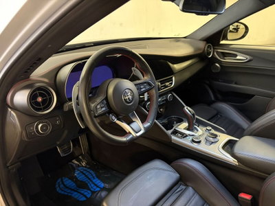 Alfa Romeo Giulia 2.2 Turbodiesel 210 CV AT8 AWD Q4 Estrema (13)