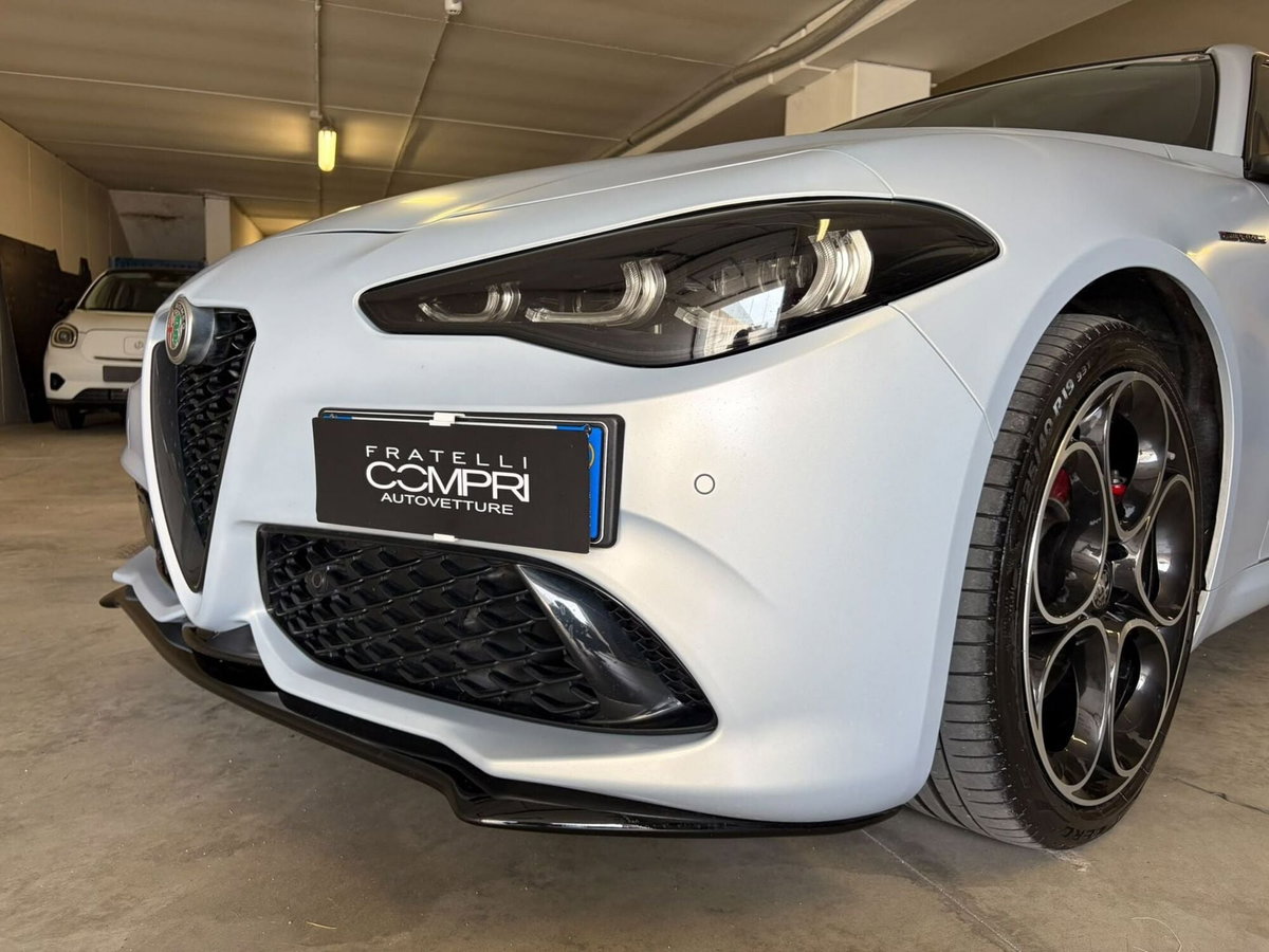 Alfa Romeo Giulia 2.2 Turbodiesel 210 CV AT8 AWD Q4 Estrema (5)