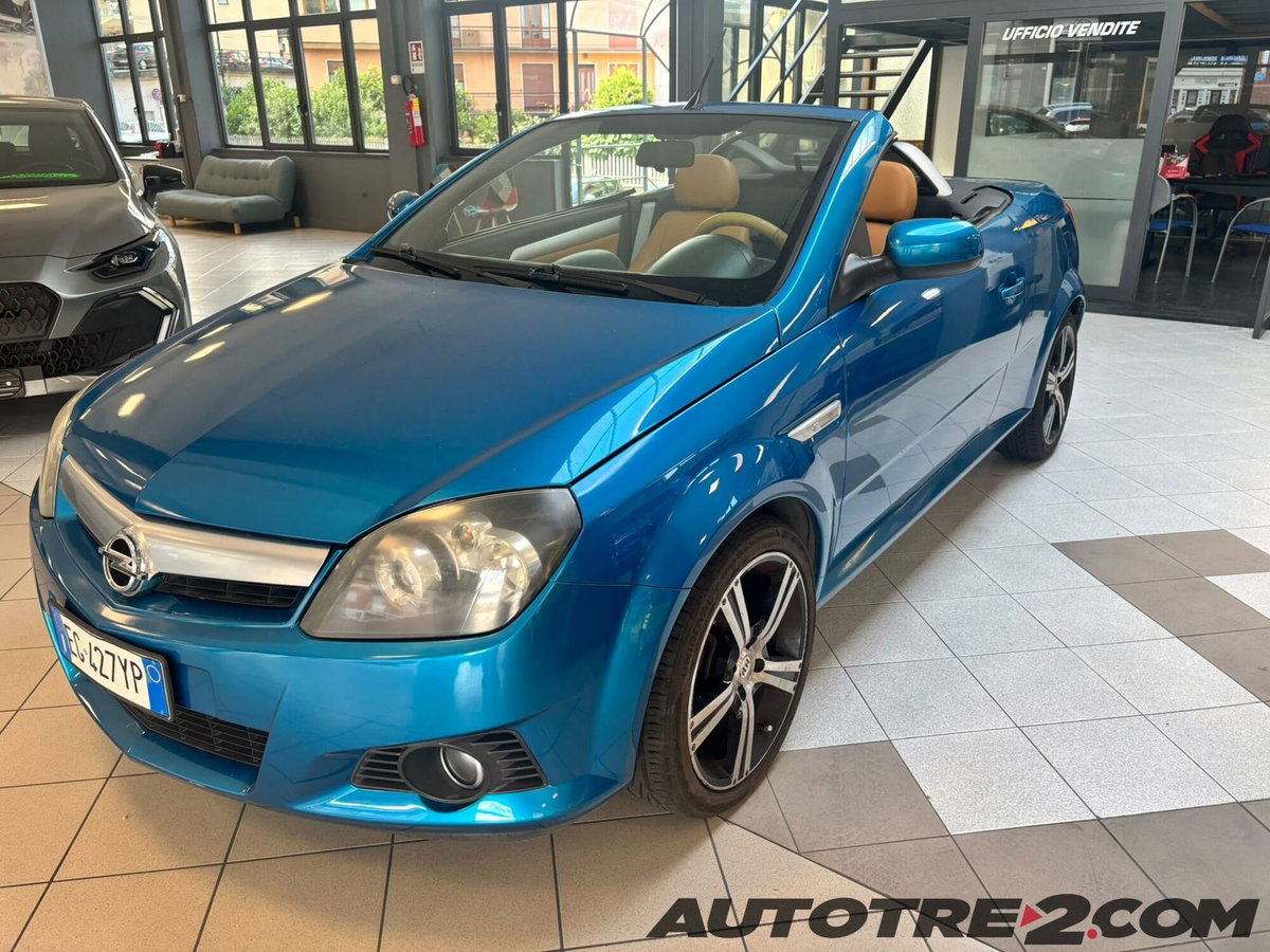 Opel Tigra TwinTop 1.4 16V Sport (10)