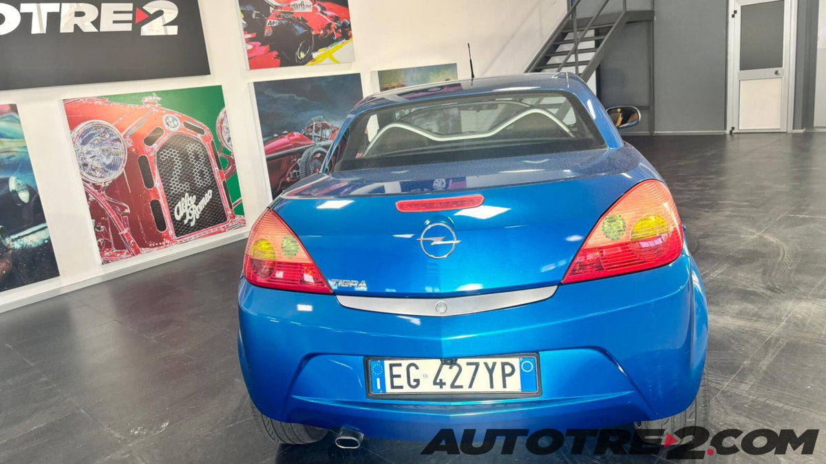 Opel Tigra TwinTop 1.4 16V Sport (8)
