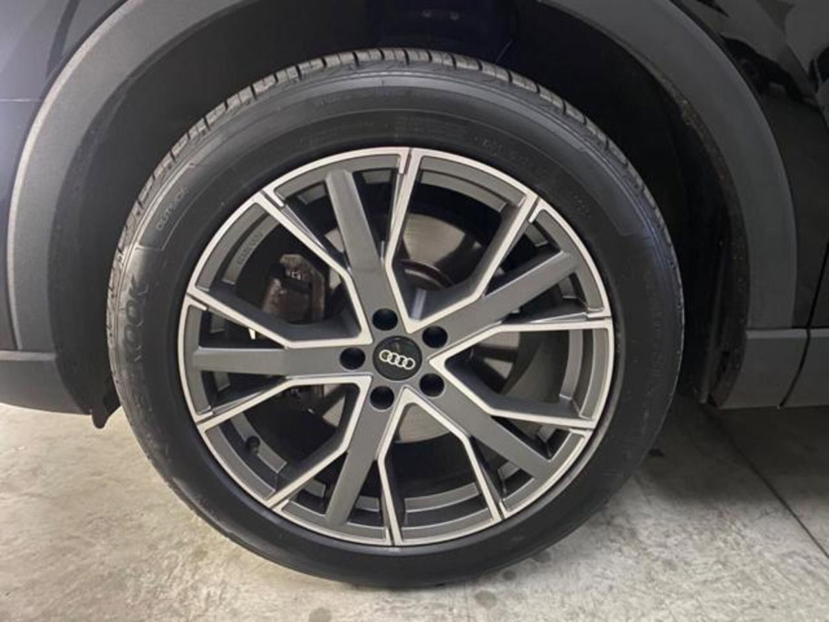 Audi Q3 35 TDI Business (8)