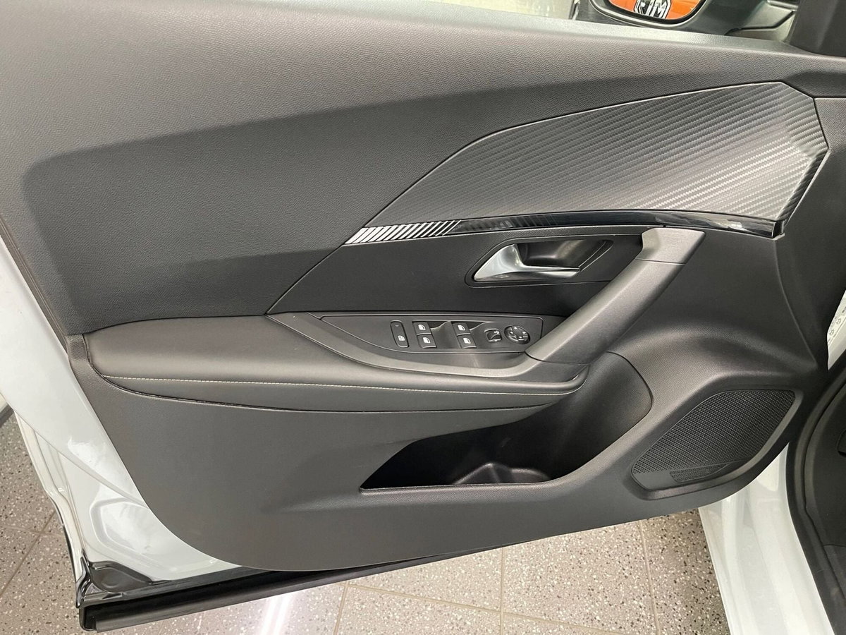 Peugeot 2008 1.2 turbo Allure 100cv (12)
