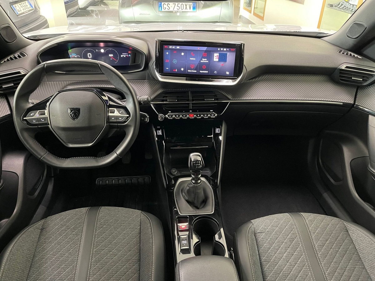 Peugeot 2008 1.2 turbo Allure 100cv (14)
