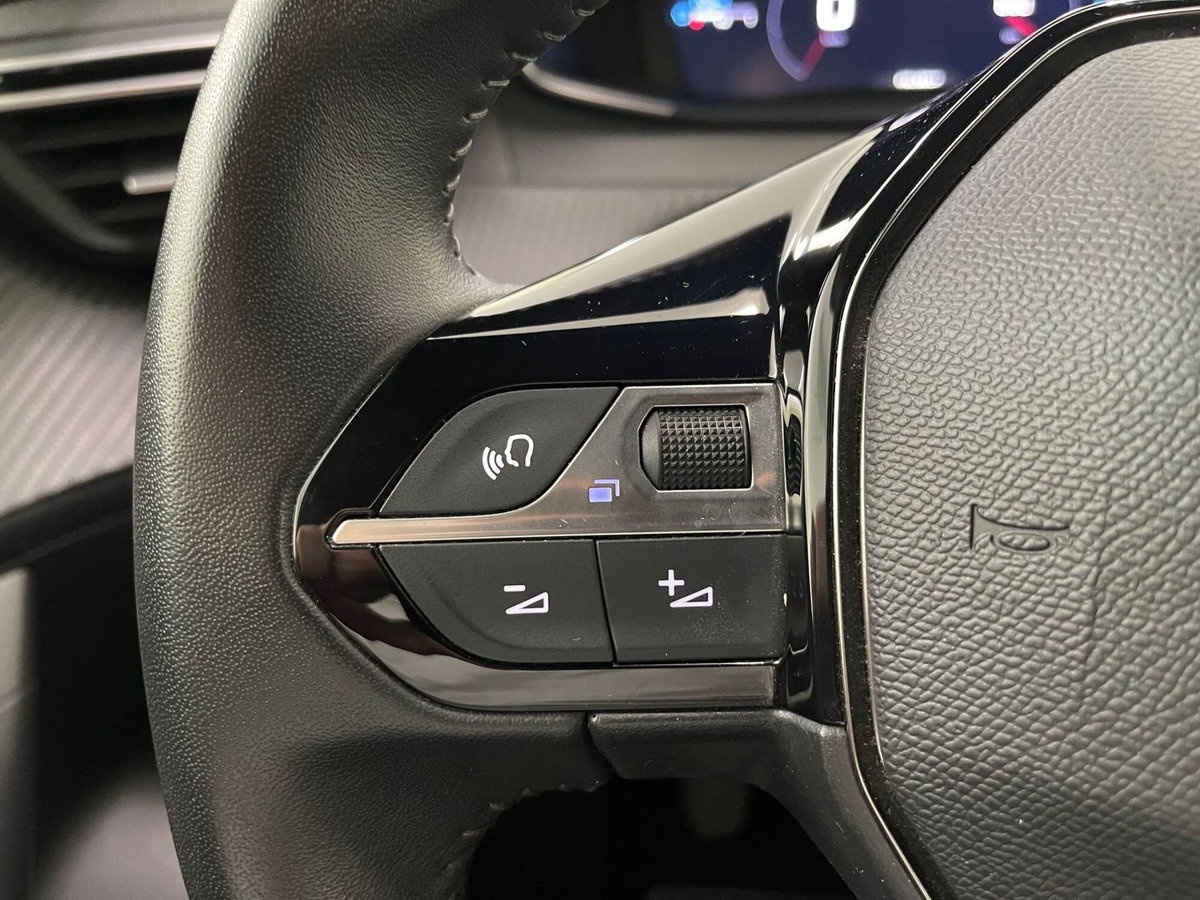 Peugeot 2008 1.2 turbo Allure 100cv (16)
