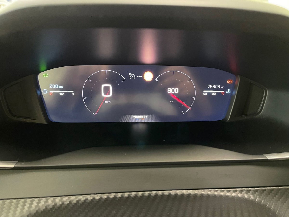 Peugeot 2008 1.2 turbo Allure 100cv (18)