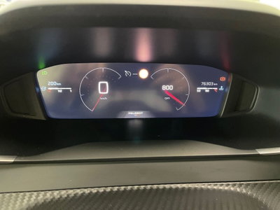 Peugeot 2008 1.2 turbo Allure 100cv (18)