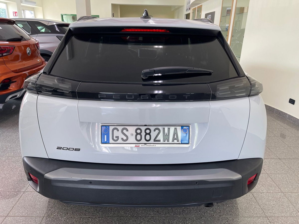 Peugeot 2008 1.2 turbo Allure 100cv (6)