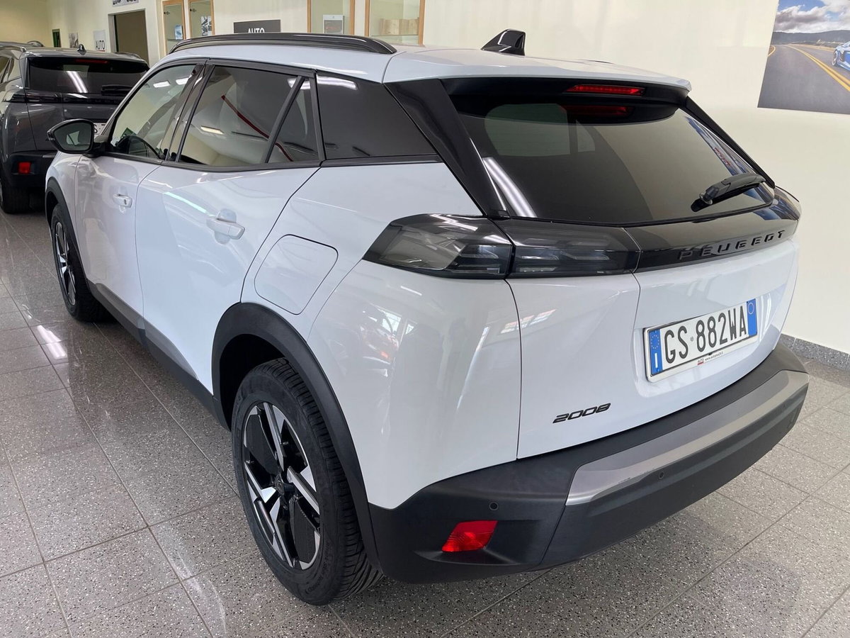 Peugeot 2008 1.2 turbo Allure 100cv (7)