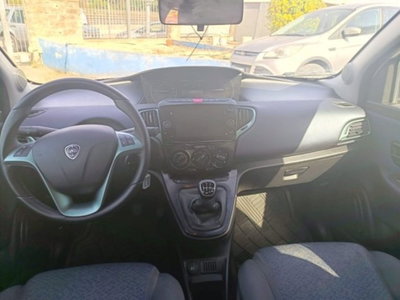 Lancia Ypsilon 1.0 FireFly 5 porte S&S Hybrid Alberta Ferretti (10)
