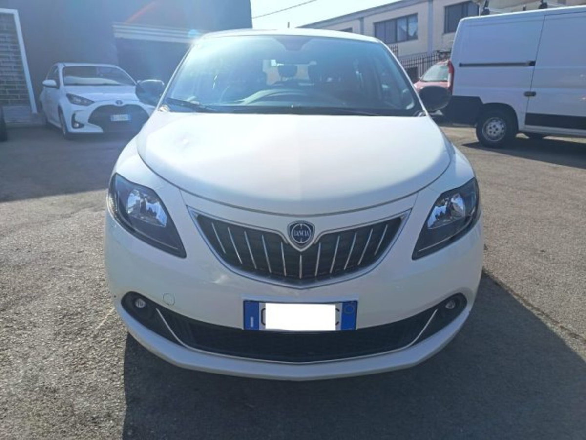 Lancia Ypsilon 1.0 FireFly 5 porte S&S Hybrid Alberta Ferretti (3)