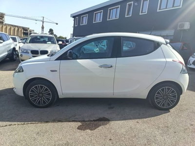Lancia Ypsilon 1.0 FireFly 5 porte S&S Hybrid Alberta Ferretti (4)