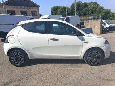 Lancia Ypsilon 1.0 FireFly 5 porte S&S Hybrid Alberta Ferretti (5)