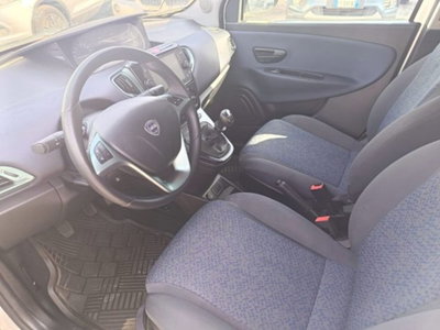Lancia Ypsilon 1.0 FireFly 5 porte S&S Hybrid Alberta Ferretti (9)