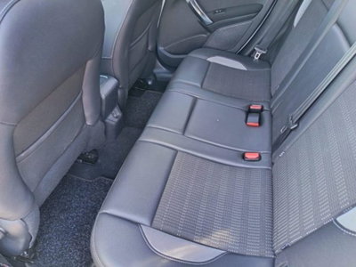 Peugeot 2008 e-HDi 115 CV Stop&Start Allure (11)