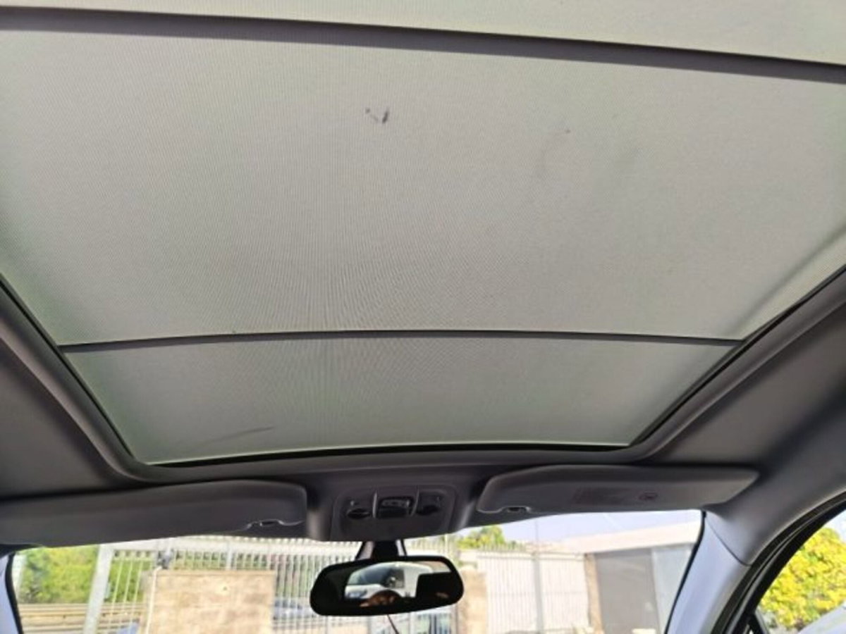 Peugeot 2008 e-HDi 115 CV Stop&Start Allure (12)