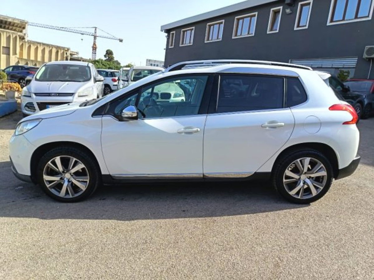 Peugeot 2008 e-HDi 115 CV Stop&Start Allure (4)