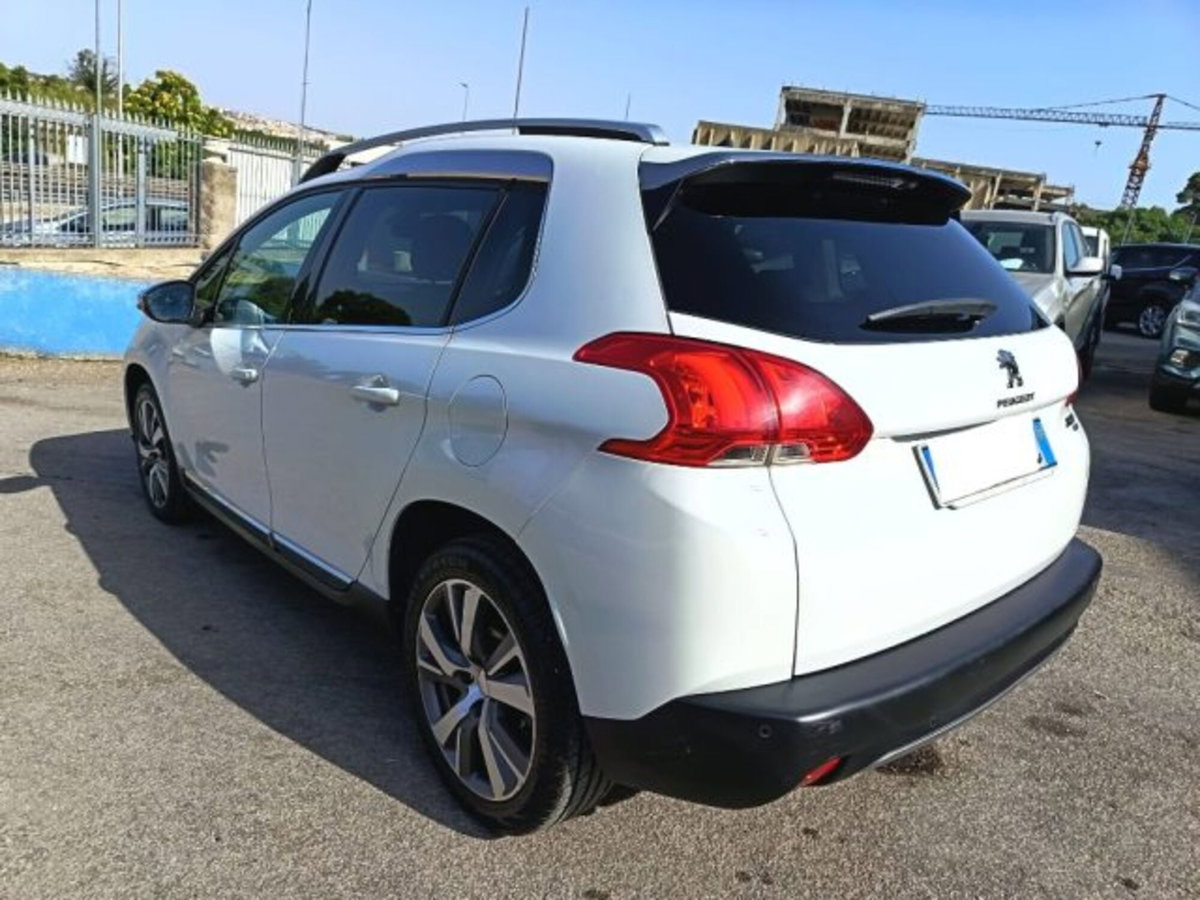 Peugeot 2008 e-HDi 115 CV Stop&Start Allure (6)