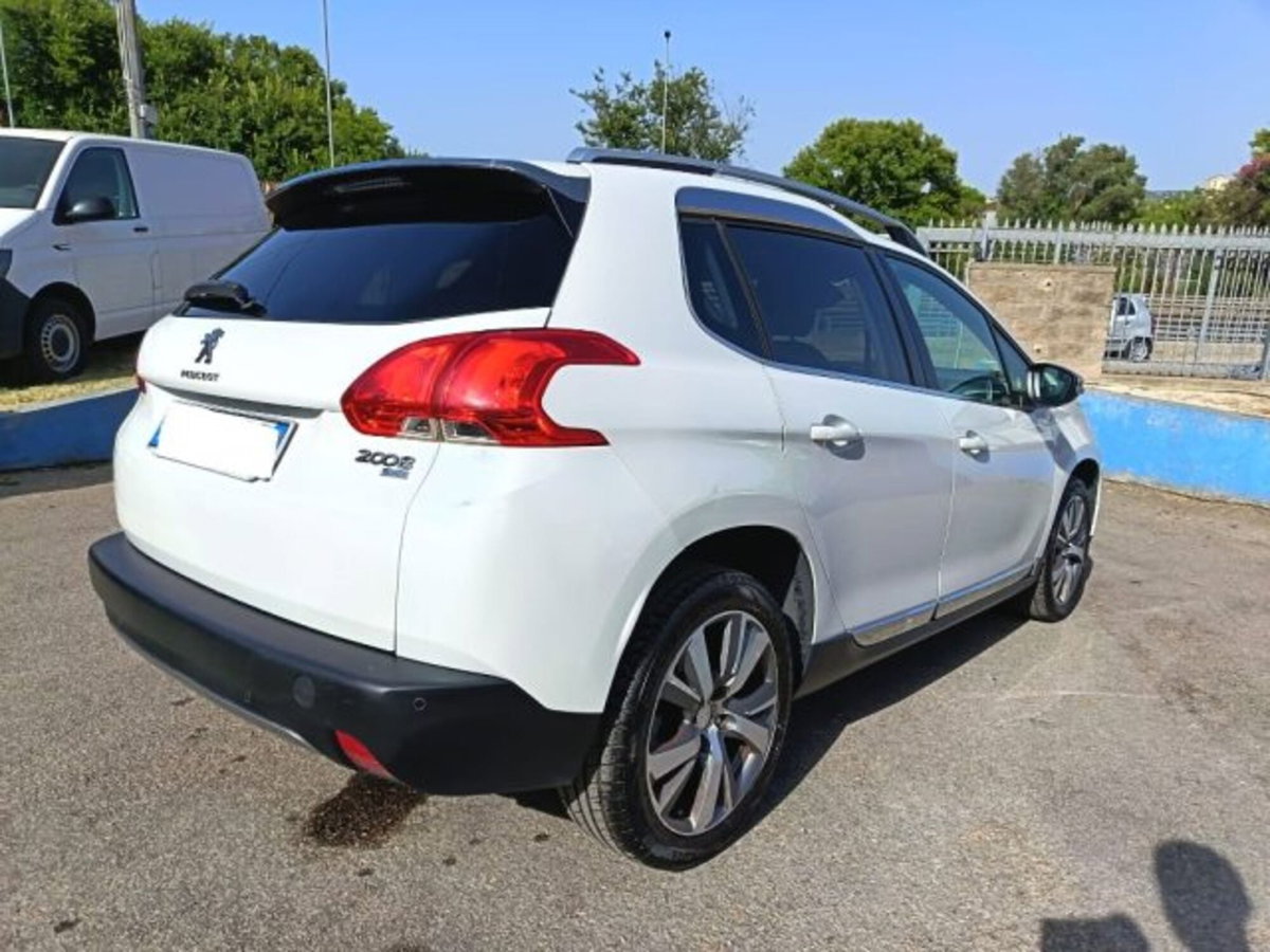 Peugeot 2008 e-HDi 115 CV Stop&Start Allure (7)