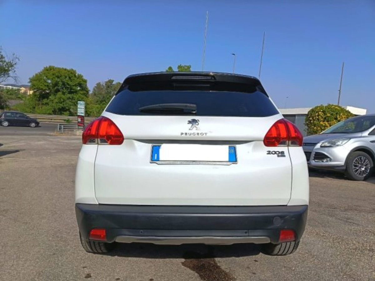 Peugeot 2008 e-HDi 115 CV Stop&Start Allure (8)