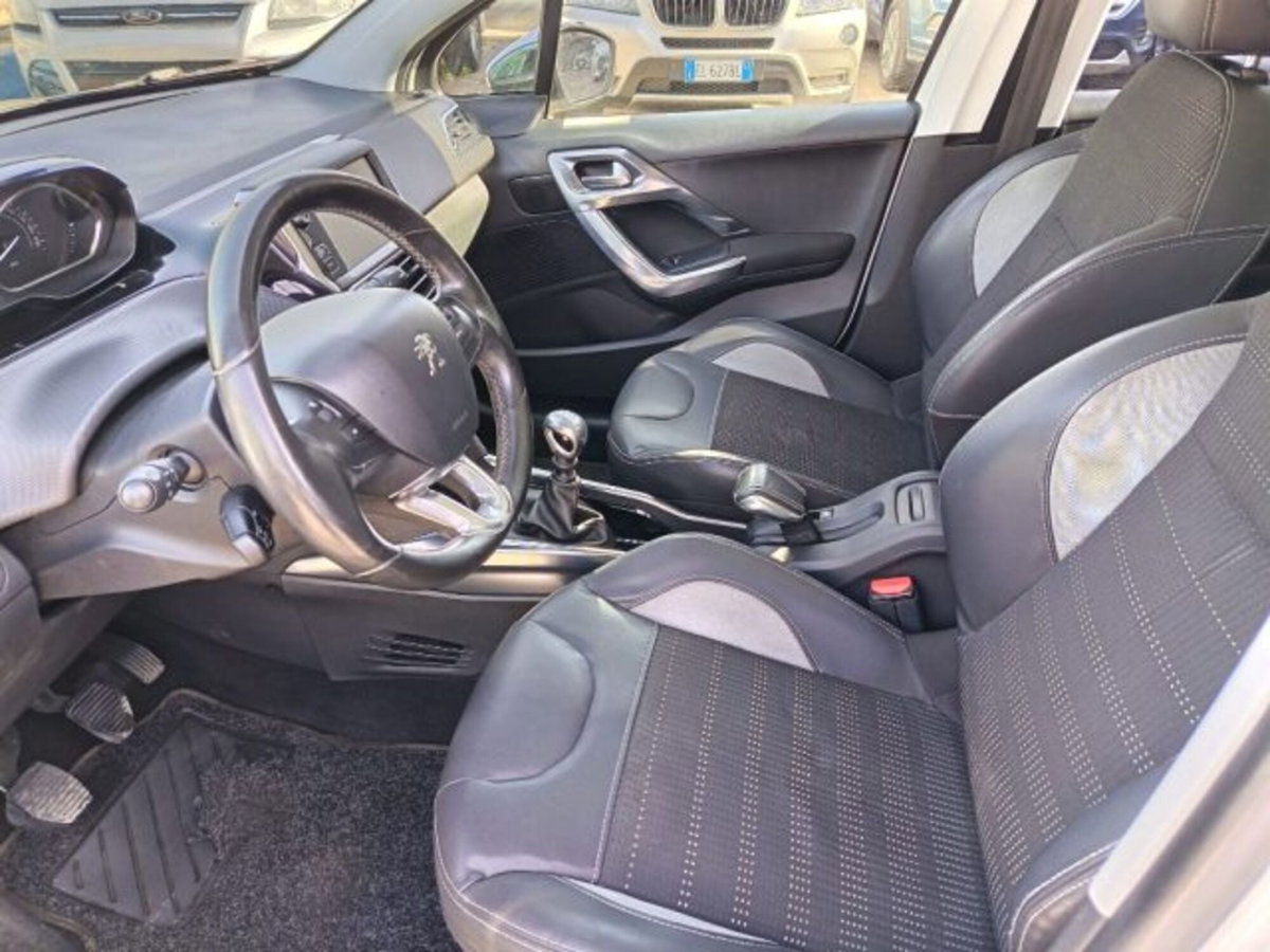 Peugeot 2008 e-HDi 115 CV Stop&Start Allure (9)