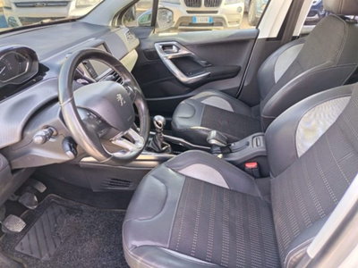 Peugeot 2008 e-HDi 115 CV Stop&Start Allure (9)