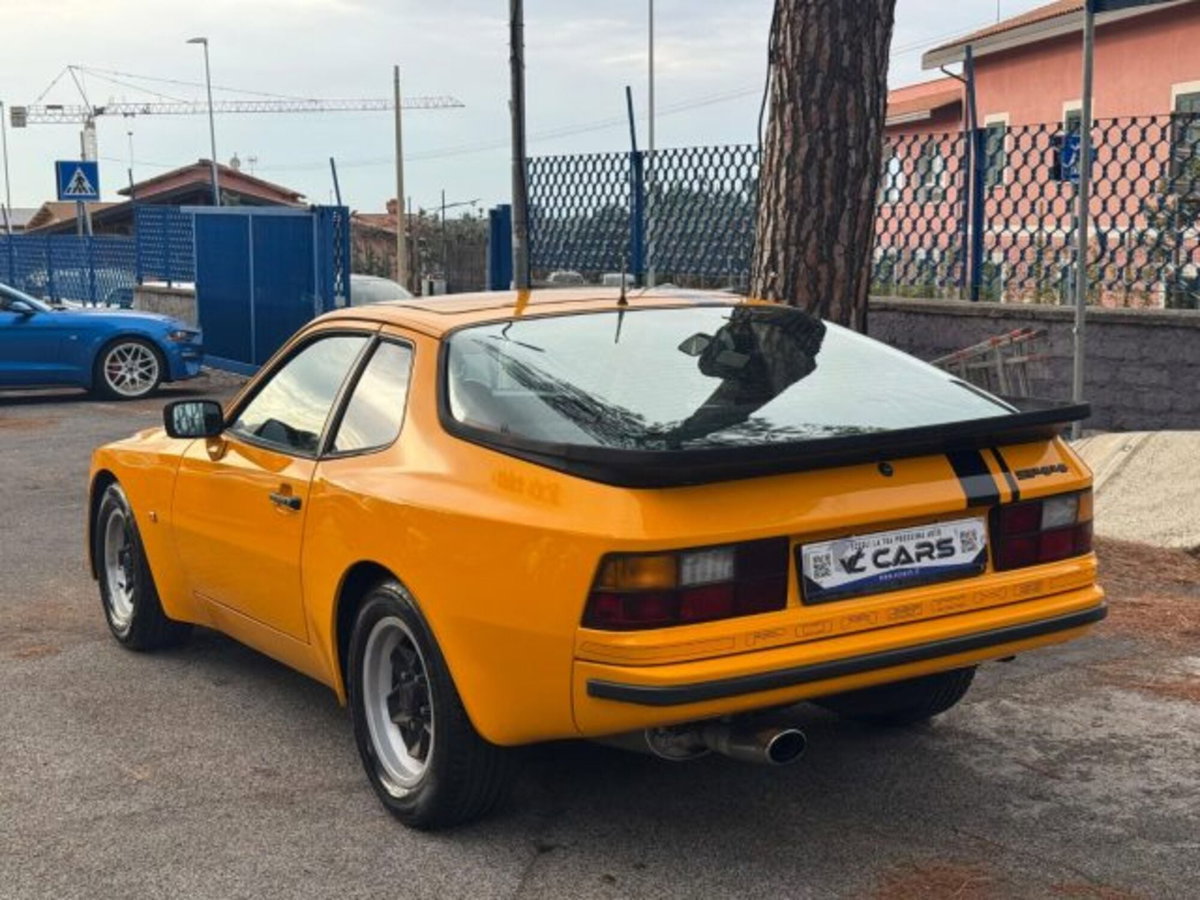 Porsche 944 Coupé 944 (6)