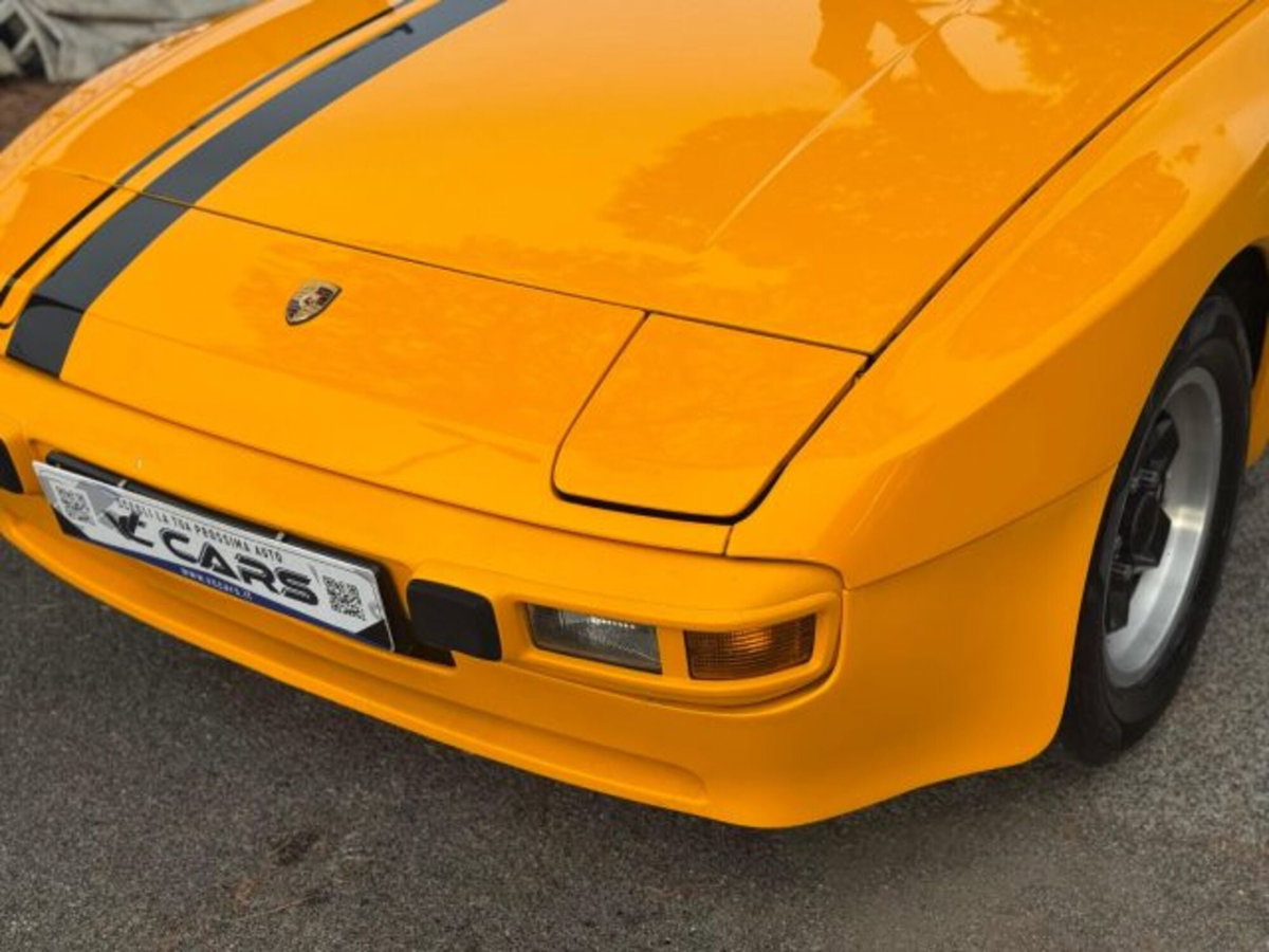 Porsche 944 Coupé 944 (8)