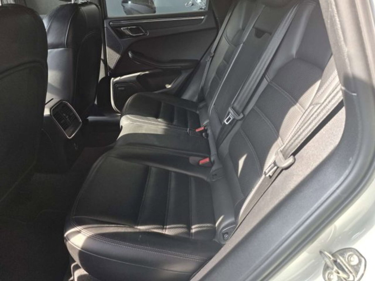 Porsche Macan 2.0 (10)
