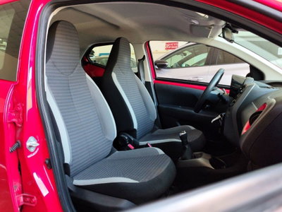 Toyota Aygo 1.0 VVT-i 72 CV 5 porte x-play (11)