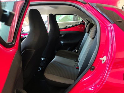 Toyota Aygo 1.0 VVT-i 72 CV 5 porte x-play (12)
