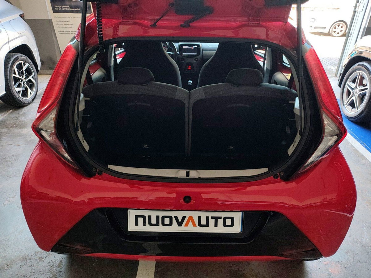 Toyota Aygo 1.0 VVT-i 72 CV 5 porte x-play (14)