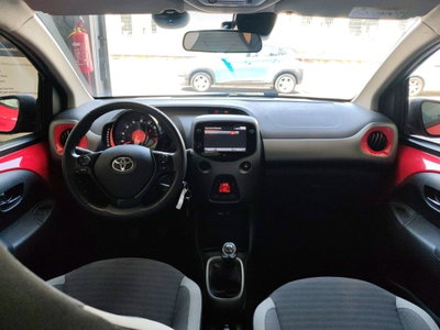 Toyota Aygo 1.0 VVT-i 72 CV 5 porte x-play (15)