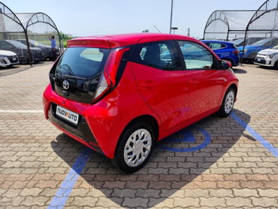 Toyota Aygo 1.0 VVT-i 72 CV 5 porte x-play (4)