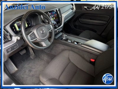 Volvo XC60 B4 (d) AWD Geartronic Business Plus (18)