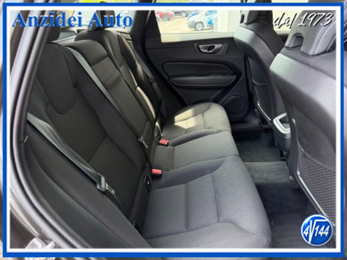 Volvo XC60 B4 (d) AWD Geartronic Business Plus (9)