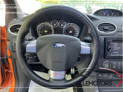 Ford Focus 2.5T (225CV) 3p. ST (14)